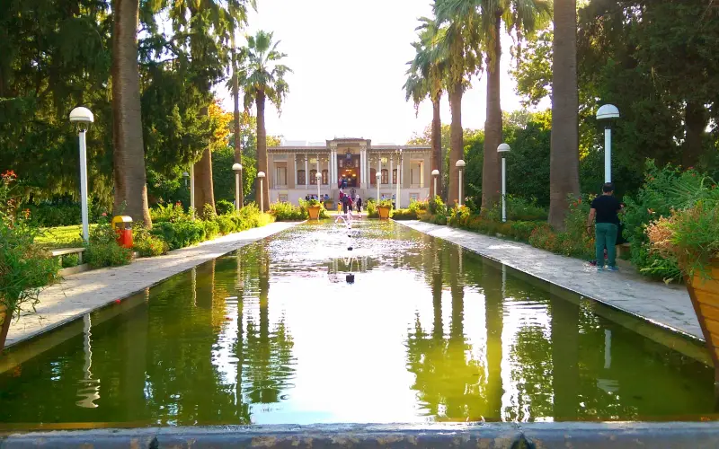 جاهای دیدنی اطراف موزه نظامی و باغ عفیف آباد