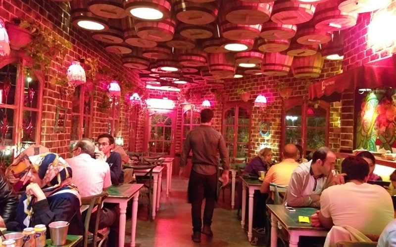 رستوران روژه فود فکتوری مشهد