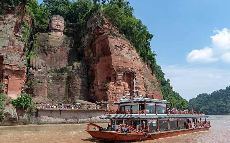 جاهای دیدنی چین: مجسمه بودای بزرگ